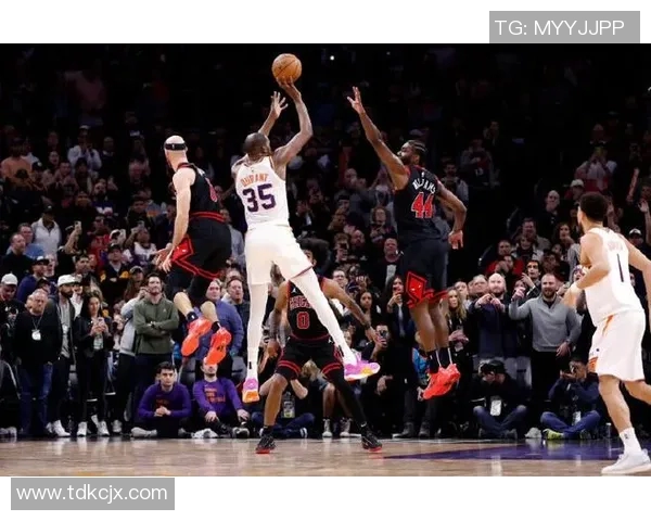 快船逆转公牛，保持不败，强势登顶